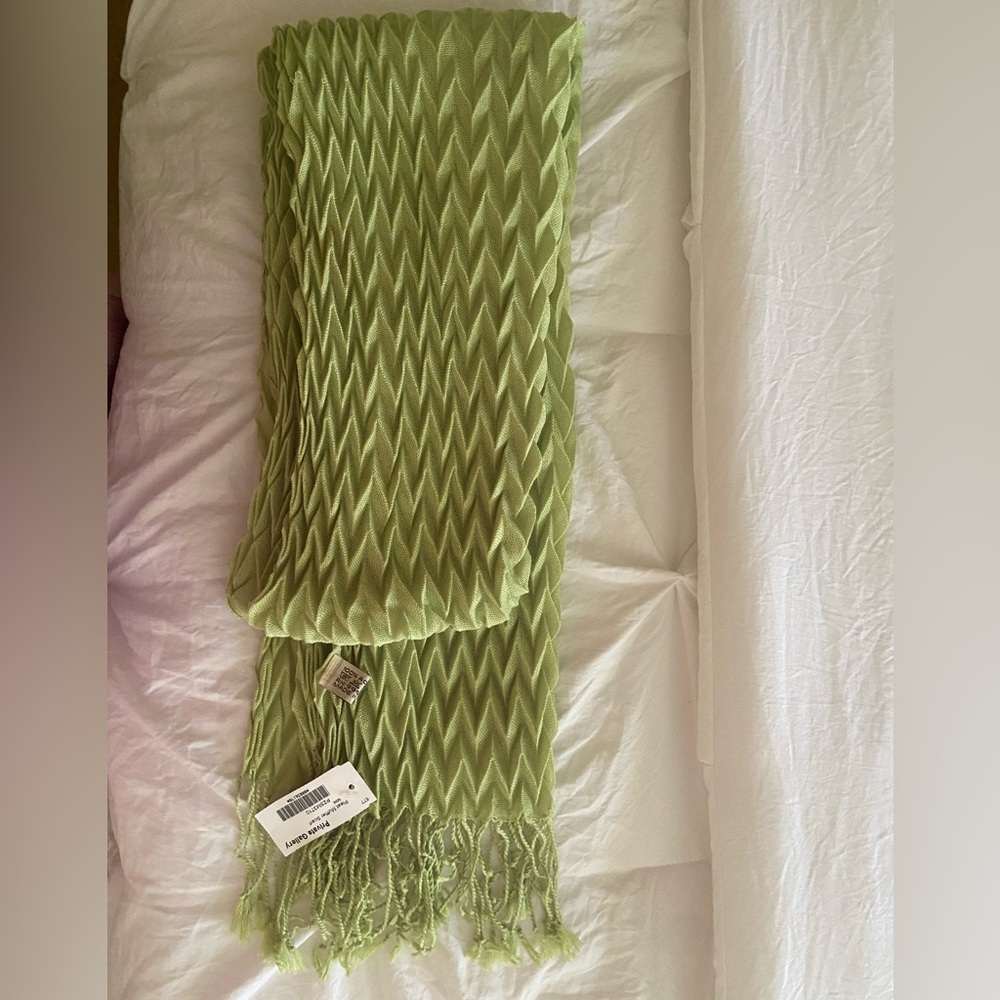 Private Gallery Green Textured Scarf